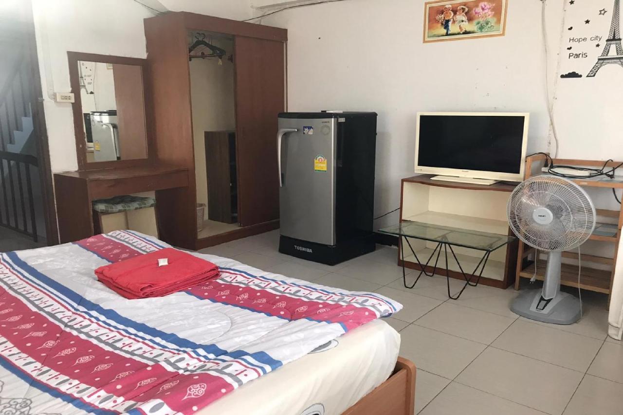 Oyo 1141 Ban Dao Hotel Джомтиен Бийч Екстериор снимка